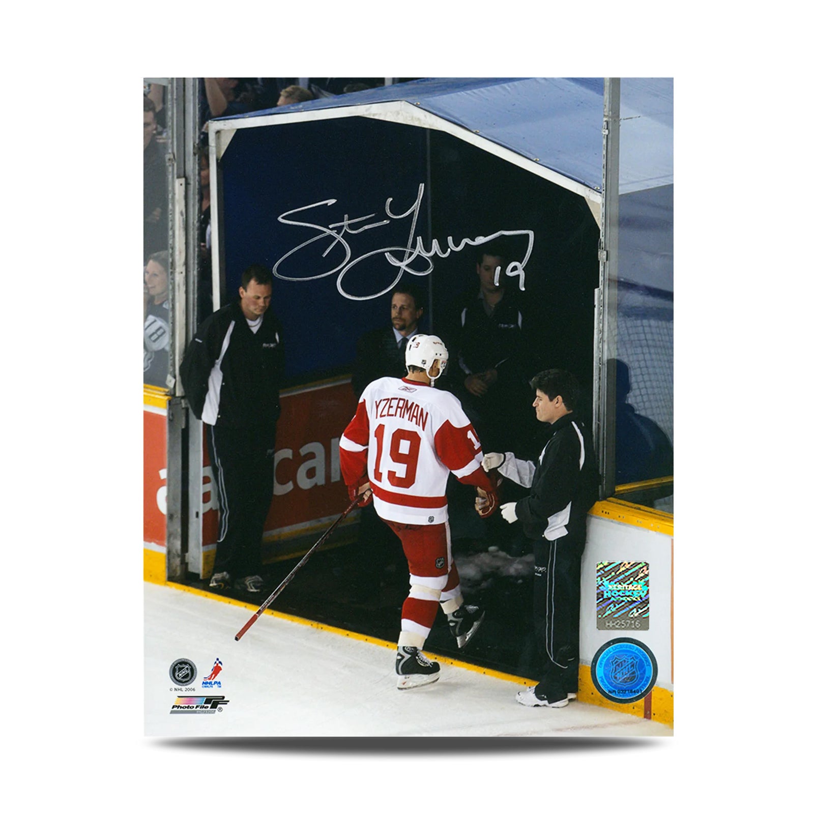 Steve Yzerman Signed Detroit Red Wings Last Step 8X10 Photo - Heritage Hockey™