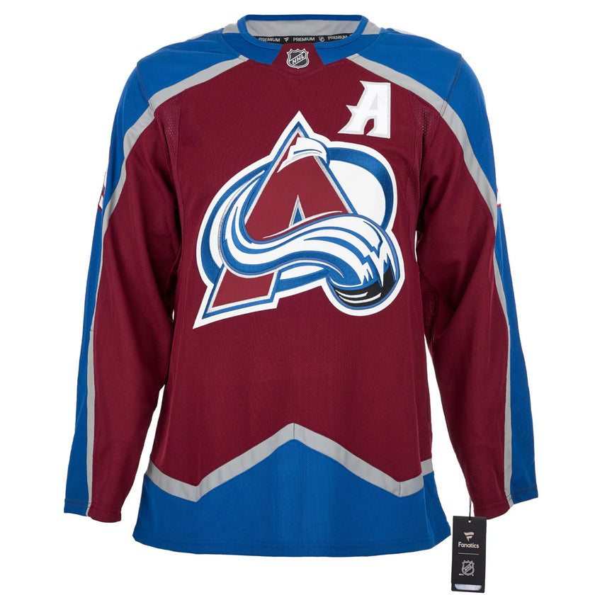 Nathan MacKinnon a signé le maillot Pro Adidas de l'Avalanche du Colorado