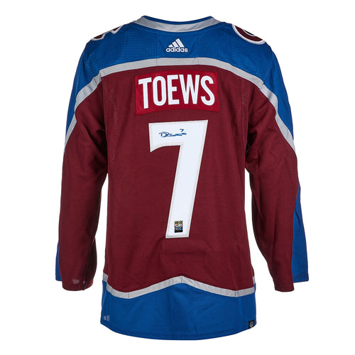 Nathan MacKinnon a signé le maillot Pro Adidas de l'Avalanche du Colorado