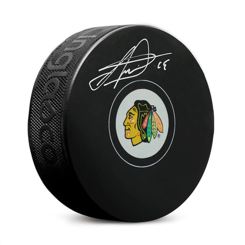 Jonathan Toews a signé la rondelle des Blackhawks de Chicago 