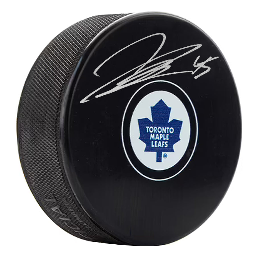 Jonathan Bernier a signé la rondelle des Maple Leafs de Toronto