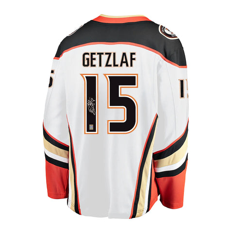 Ryan Getzlaf a signé le maillot des Ducks d'Anaheim